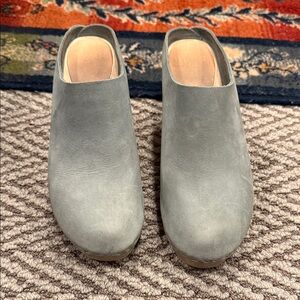 Bryr Women's Soft Gray Mules
